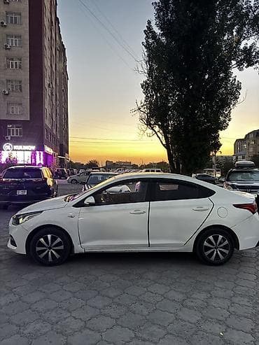 Продажа авто: Hyundai Solaris: 2017 г., 1.4 л, Автомат, Бензин, Седан — 3