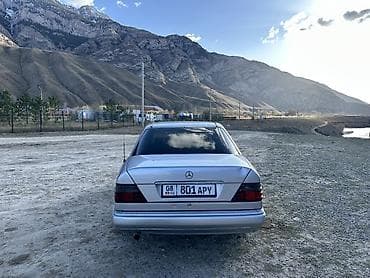 mersedes gls: Mercedes-Benz — E220 - Классический интерьер с синим текстильным — 8