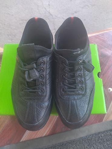 дедский веши: Продаю туфли кожанные для мальчика лет 11-12 размер 35почти новые — 1