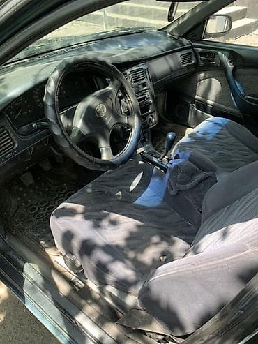 Унаа: Toyota Carina E: 1993 г., 1.6 л, Кол менен иштөөчү, Бензин, Седан — 2