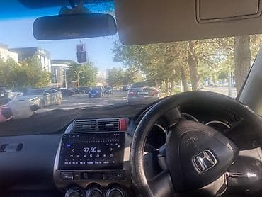 вазы хрустальные: Honda Fit: 2002 г., Бензин — 6