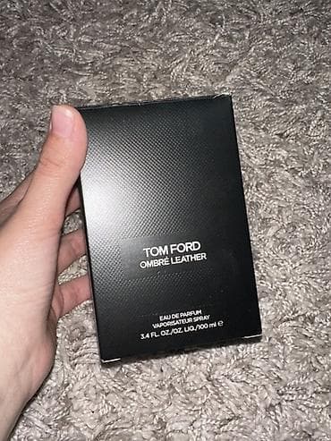 Личные вещи: Tom Ford Ombré Leather — парфюмерная вода, распылитель. Объём: 100 мл — 2