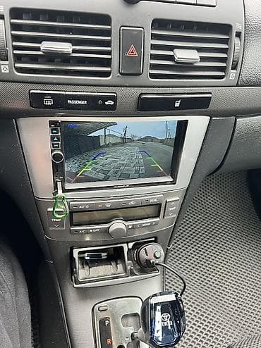 lada 4x4: Toyota Avensis: 2004 г., 2 л, Типтроник, Бензин, Хэтчбэк — 10