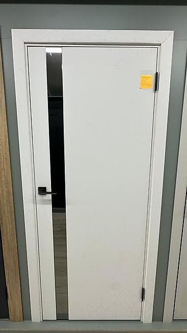 дверь с зеркалом: Межкомнатная дверь с вертикальной стеклянной вставкой - Полотно — 1