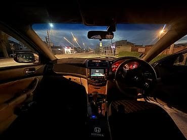 Honda Accord: 2004 г., 2 л, Автомат, Бензин, Седан