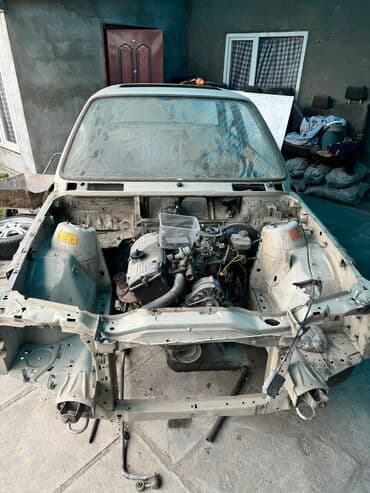 крутые машины: BMW 3 series: 1985 г., 3 л, Механика, Бензиновая, Купе — 1