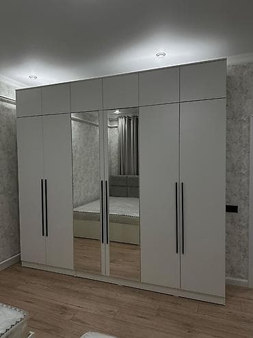 Шкаф-купе и кровать для спальни (комплект можно рассматривать по