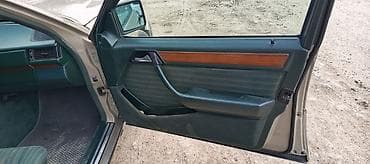 tom ford: Mercedes-Benz W124: 1992 г., 2 л, Ручные, Бензин, Седан — 8