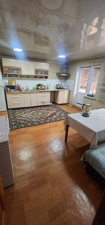 Үйлөр: Дом 100м². Участок 5 соток. 250'000 $. Ахунбаева / Бакаева ( бывш — 2