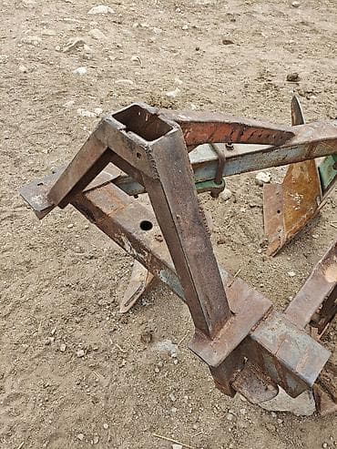 рычаг фит: Навесной плуг для трактора - Конструкция: трехкорпусный отвалочный — 1