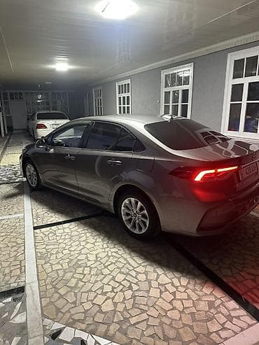 genezis g80: Toyota Corolla: 2021 г., 1.8 л, Вариатор, Гибрид, Седан — 3