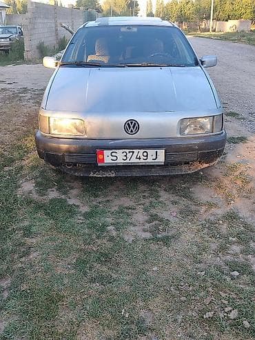 машина bwm: Volkswagen Passat: 1989 г., 1.8 л, Кол менен иштөөчү — 4
