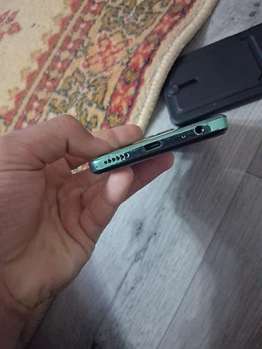 комтер: Tecno Spark, Б/у, 64 ГБ, цвет - Зеленый — 3