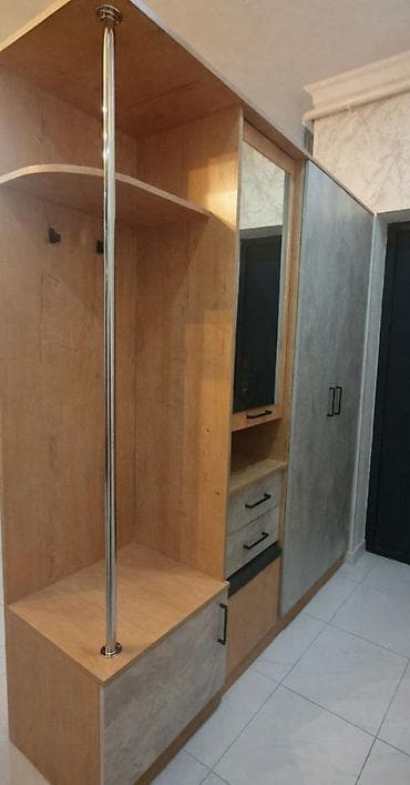 Офисная мебель: Шкаф-прихожая, Б/у, С зеркалом, ЛДСП — 1