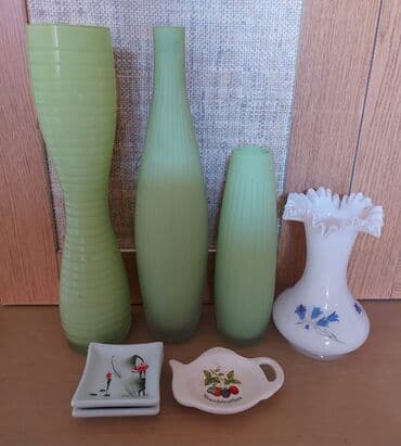 продаю комплект: Сервиз 2000 сом.
много разной посуды — 5