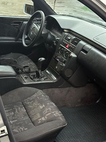 210 cdi: Mercedes-Benz E-Class: 1998 г., 3.2 л, Автомат, Седан — 4