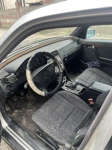 Mercedes-Benz C-Class: 1994 г., Седан — 9