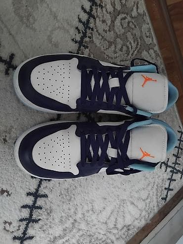 Американец, не подошёл по размеру. Кроссовки Nike Air Jordan 1 Low -
