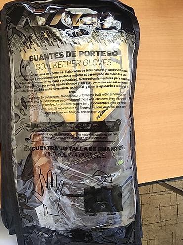 вратарские пирчатки: В продаже профессиональные вратарские перчатки от rinat. Бонусом спец — 1