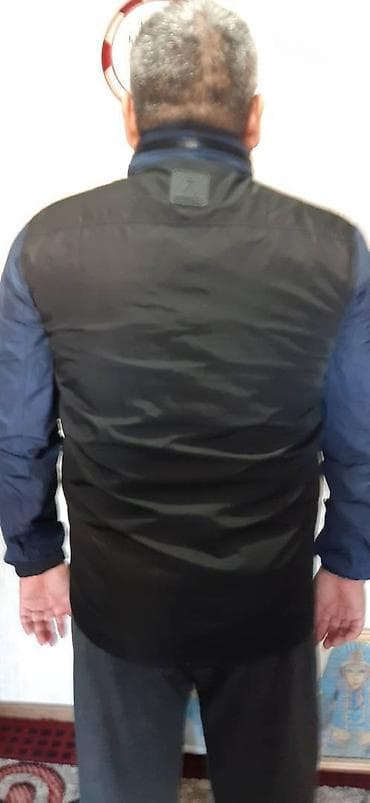 Толстовки: Мужская ветровка. Сезон - осень-весна. Цвет : черно-синий. В воротнике — 2