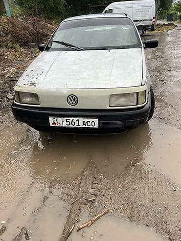 Volkswagen Passat: 1989 г., 1.8 л, Седан