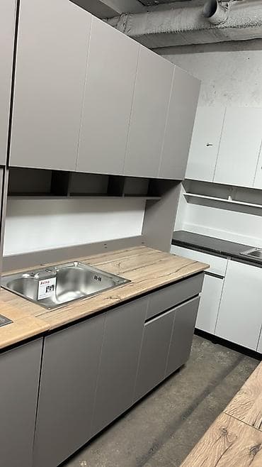 small table: Высота 2.10 Ширина 1.50 Глубина 0.60 Кухонный гарнитур в современном — 10