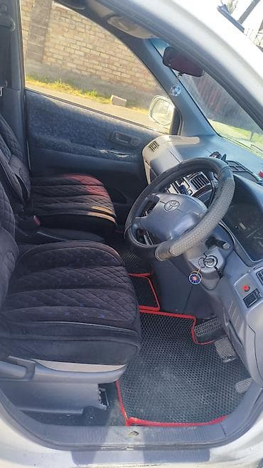 аварийный состояния: Toyota Ipsum: 2000 г., 2 л, Автомат, Бензин, Минивэн — 4