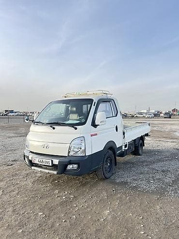byd plus: Легкий грузовик, Hyundai, Стандарт, 2 т, Б/у — 2