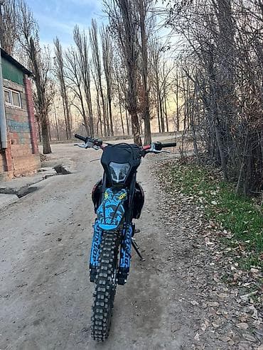 квадроцикл 200 кубиков: Кросс-эндуро мотоцикл 250 см³ (примерно) с агрессивной внедорожной — 3