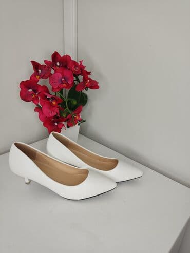 большие размеры женской обуви: В наличии шикарные туфли на не большом каблуке — 1