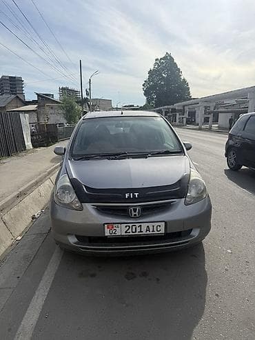 Honda Fit: 2003 г., 1.3 л, Автомат, Бензин, Хэтчбэк at lalafo.kg Honda Fit: 2003 г., 1.3 л, Автомат, Бензин, Хэтчбэк