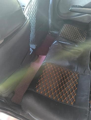 фиты: Honda Fit: 2001 г., 1.3 л, Автомат, Бензин, Хэтчбэк — 8