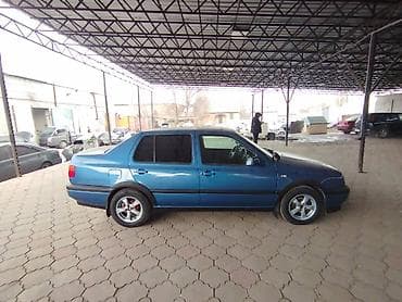 shevralet lacetti: Volkswagen Vento: 1993 г., Седан — 4