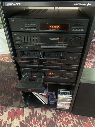 кассетная дека: Музыкальный центр JVC винтажный, шикарное звучание. - Полноценный — 4
