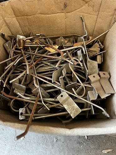 Металлические крючки и крепёжные элементы 
500 сом за все