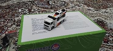 Модели автомобилей: Коллекция игрушечных машинок и набор Hot Wheels. Состав: - — 2