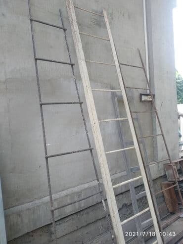 двуспальная кровать с подъемным механизмом: Стремянки.1.(белый1шт.высота:2,80.Ширина:0,50)- 2.из арматура — 2