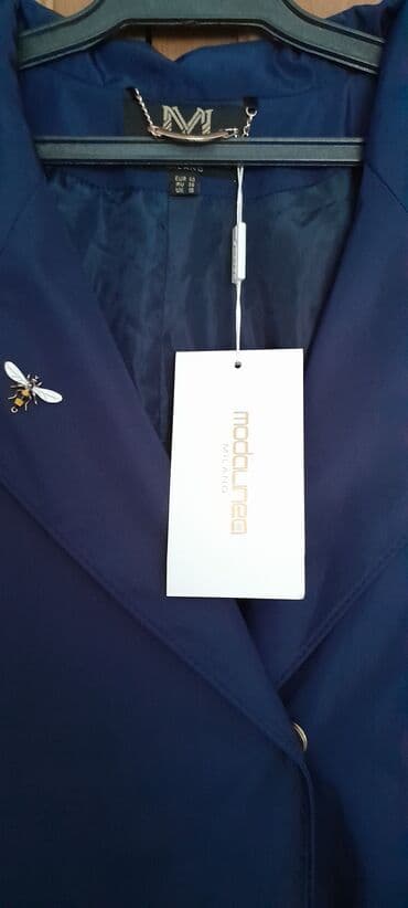 Продаю плащ новый размер 48-50