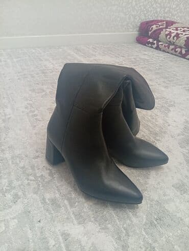 обувь ручной работы бишкек: Женские высокие сапоги, черные. абсолютно новые - Материал верха — 1