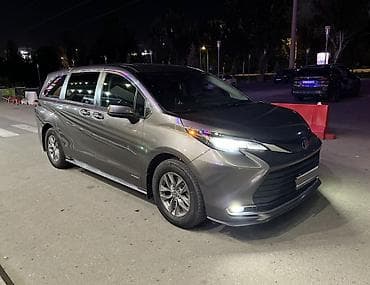 Транспорт: Toyota Sienna: 2022 г., 2.5 л, Автомат, Гибрид, Минивэн — 1