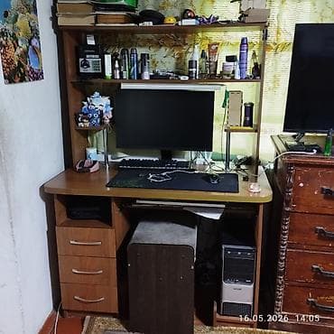 тумбочка для компьютера: Компьютерный стол, С полками — 2