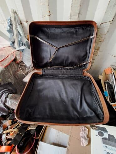 Чемоданы: Продаю чемоданы разные. По 480сом — 6