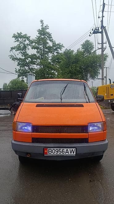 Volkswagen: Volkswagen Transporter: 1993 г., 2 л, Механика, Бензин, Бус — 2