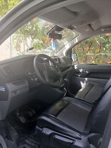 Грузовой фургон Toyota ProAce (белый) - Кузов: цельнометаллический — 2