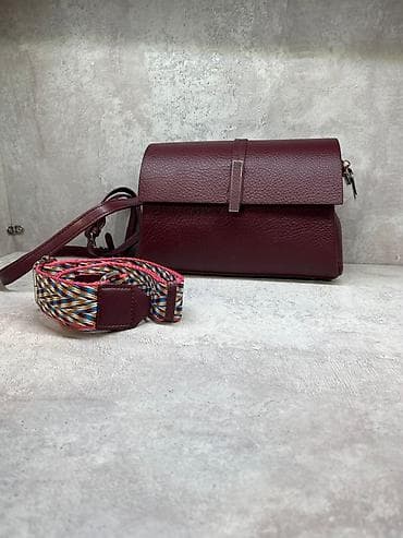 ювелирный магазин: Сумка-кроссбоди из мягкой фактурной натуральная кожа с лаконичным — 4