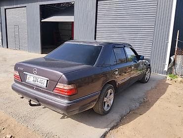 авто рам: Mercedes-Benz W124: 1993 г., 2.2 л, Механика, Бензин, Седан — 1