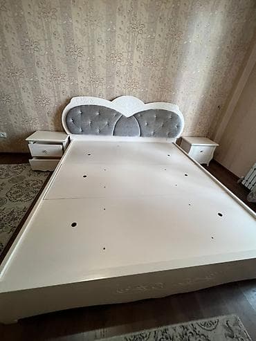 мебельные гарнитуры: Спальный гарнитур в классическом стиле, цвет айвори/молочный с резным — 6