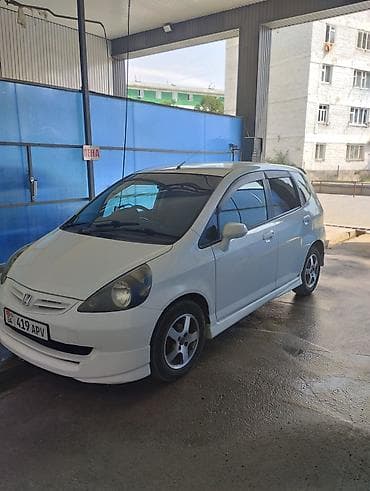 Продажа авто: Honda Fit: 2003 г., 1.3 л, Вариатор, Бензин, Хэтчбэк — 4