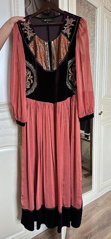 панбархат платье: Платье в этническом стиле с бархатным корсажем и шифоновыми рукавами — 1