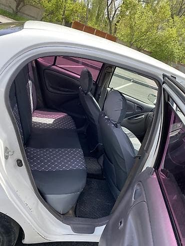 полик 5 д: Toyota Platz: 2002 г., 1.5 л, Автомат, Бензин, Седан — 10
